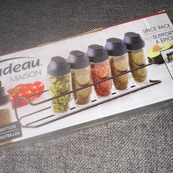 Spice Rack with Black Lids - Picture 1 of 2